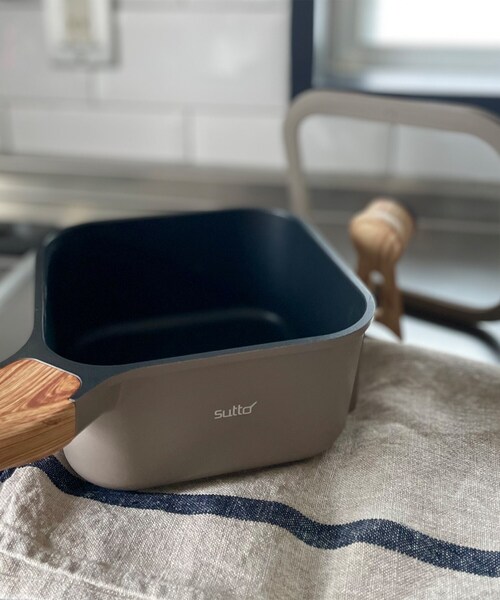 212 KITCHEN STORE（トゥワントゥキッチンストア）の「sutto スマートフライパン 16cm 16×8cm グレージュ ＜SUTTO スット＞（鍋/フライパン・レディース・その他・00）」の5枚目の写真