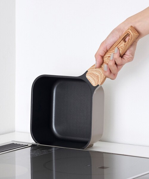 212 KITCHEN STORE（トゥワントゥキッチンストア）の「sutto スマートフライパン 16cm 16×8cm グレージュ ＜SUTTO スット＞（鍋/フライパン・レディース・その他・00）」の9枚目の写真