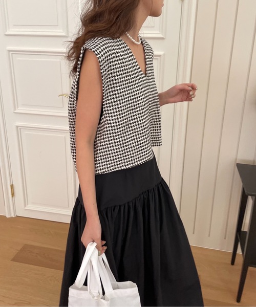 Didot.showroom（ディドット ショールーム）の「ツイードVネックショート丈ベスト（ベスト・レディース・ブラック/ブルー/レッド・FREE）」の21枚目の写真