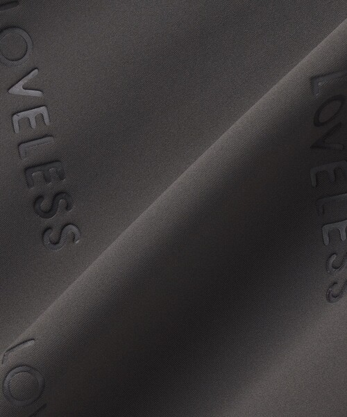 LOVELESS(ラブレス)の「ダンボール エンボスロゴ プルオーバー(その他トップス・メンズ・オフホワイト/ライトグレー/ブラック・S/L/M)」の10枚目の写真