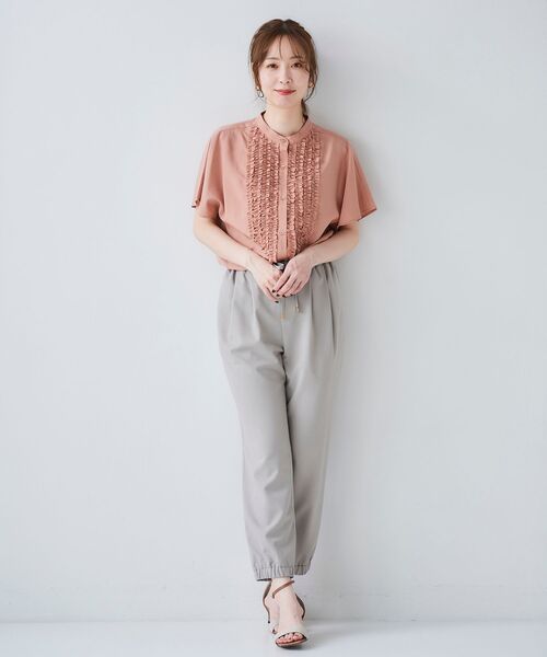 le.coeur blanc（ルクールブラン）の「イージージョガーパンツ（その他パンツ・レディース・ブラック/カーキオリーブ/グレイッシュベージュ・38/36）」の5枚目の写真