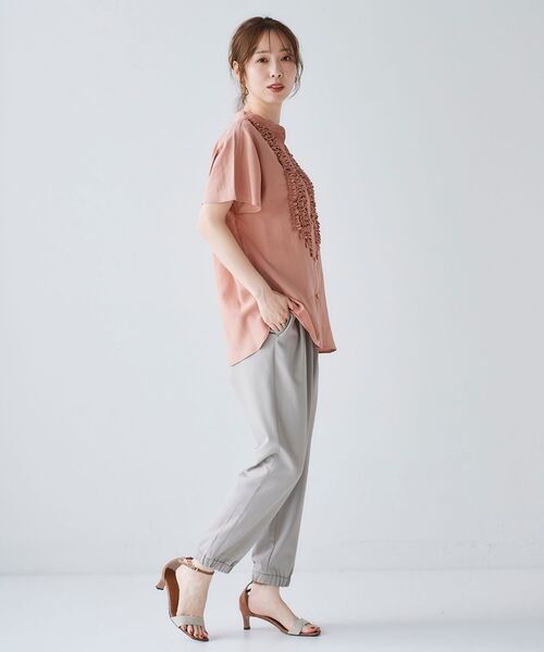 le.coeur blanc（ルクールブラン）の「イージージョガーパンツ（その他パンツ・レディース・ブラック/カーキオリーブ/グレイッシュベージュ・38/36）」の6枚目の写真