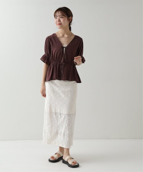 RAY CASSIN(レイカズン)の「ダブルリボンペプラムブラウス(シャツ/ブラウス・レディース・ブラウン/ブルー/キナリ・FREE)」の20枚目の写真