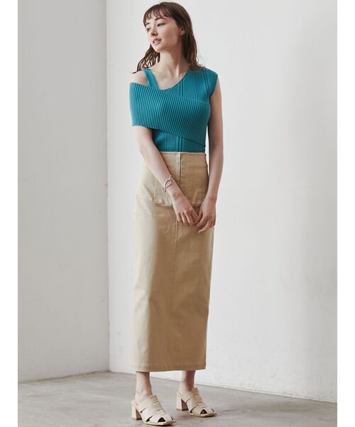 LAGUNAMOON（ラグナムーン）の「アシンメトリーショルダーニットプルオーバー（ニット/セーター・レディース・ブラック/ターコイズブルー/ベージュ・FREE）」の5枚目の写真