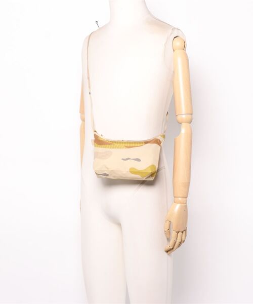 392 plusm（サンキューニプリュスエム）の「Pochette - camouflage - 731796（ショルダーバッグ・レディース・ベージュ/グリーン・ONE SIZE）」の6枚目の写真