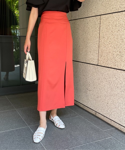 Meli rich(メリーリッチ)の「ジョーゼットフロントスリットナロースカート(スカート・レディース・ブラック/オレンジ/グリーン/アイボリー・MEDIUM)」の4枚目の写真