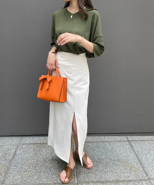 Meli rich(メリーリッチ)の「ジョーゼットフロントスリットナロースカート(スカート・レディース・ブラック/オレンジ/グリーン/アイボリー・MEDIUM)」の1枚目の写真