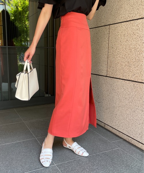 Meli rich(メリーリッチ)の「ジョーゼットフロントスリットナロースカート(スカート・レディース・ブラック/オレンジ/グリーン/アイボリー・MEDIUM)」の5枚目の写真