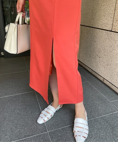 Meli rich(メリーリッチ)の「ジョーゼットフロントスリットナロースカート(スカート・レディース・ブラック/オレンジ/グリーン/アイボリー・MEDIUM)」の10枚目の写真