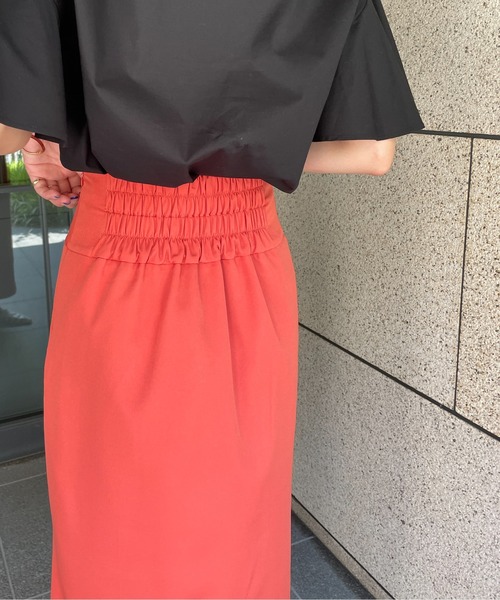 Meli rich(メリーリッチ)の「ジョーゼットフロントスリットナロースカート(スカート・レディース・ブラック/オレンジ/グリーン/アイボリー・MEDIUM)」の12枚目の写真