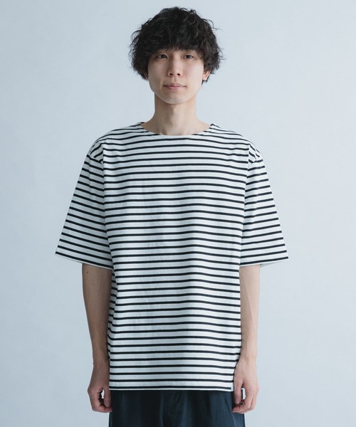 FORK&SPOON(フォークアンドスプーン)の「『ユニセックス』FORK&SPOON ボートネックボーダーショートスリーブ(Tシャツ/カットソー・メンズ・ホワイト系その他/ブラック系その他/グリーン系その他/パープル系その他・4/5)」の7枚目の写真