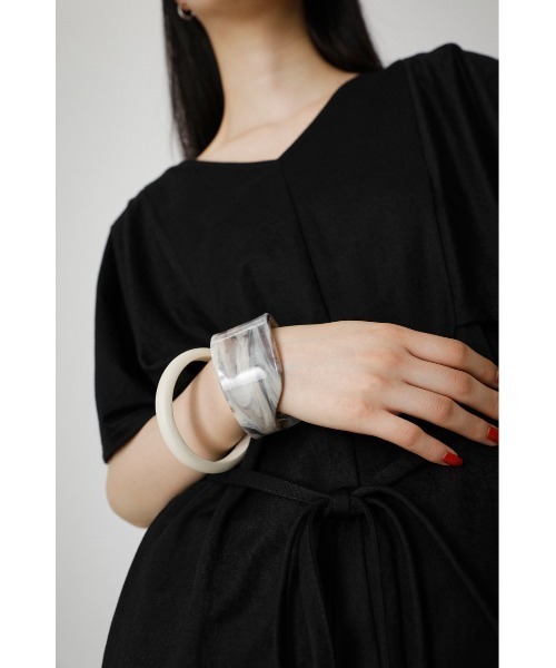AZUL by moussy（アズールバイマウジー）の「WOOD×MARBLE BANGLE/ウッド×マーブルバングル（ブレスレット・レディース・ホワイト系その他/ブラウン系その他・FREE）」の21枚目の写真