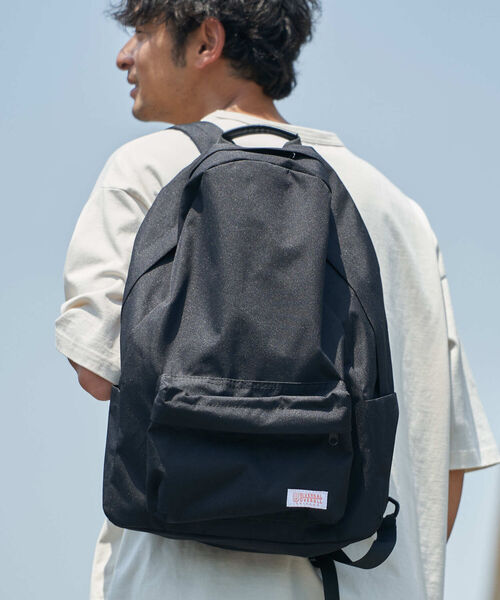 B:MING by BEAMS(ビーミングバイビームス)の「UNIVERSAL OVERALL x B:MING by BEAMS / 別注 デイパック(バックパック/リュック・メンズ・ブラック/オリーブ・FREE)」の6枚目の写真