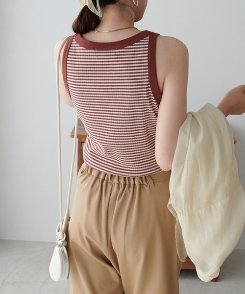 DISCOAT（ディスコート）の「カップ付リブボーダーアメスリタンクトップ（タンクトップ・レディース・ブラック/ブラウン/グリーン/ネイビー・FREE）」の18枚目の写真