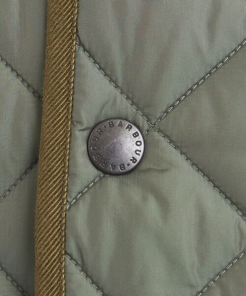 Barbour（バブアー）の「【別注】＜Barbour＞キルティング ジャケット（ナイロンジャケット・レディース・ブラック/オリーブ・36）」の19枚目の写真