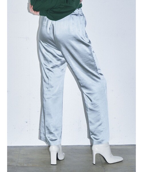 MIDIUMISOLID（ミディウミソリッド）の「MIDIUMISOLID for Ladies センタープレスサテンイージーパンツ（その他パンツ・レディース・グリーン/ブルー/ベージュ・38/36）」の12枚目の写真