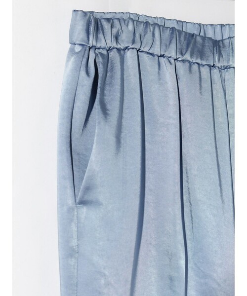 MIDIUMISOLID（ミディウミソリッド）の「MIDIUMISOLID for Ladies センタープレスサテンイージーパンツ（その他パンツ・レディース・グリーン/ブルー/ベージュ・38/36）」の13枚目の写真