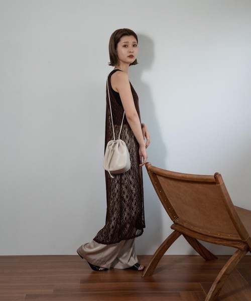 Amiur(エミレ)の「tteog purse bag(ハンドバッグ・レディース・ブラック/オレンジ/アイボリー・FREE)」の6枚目の写真