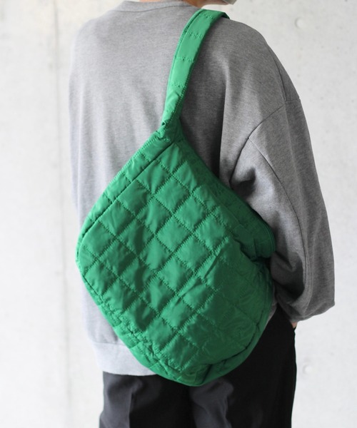 y/m by れぽすけ（イムバイレポスケ）の「キルティングショルダーBAG（ショルダーバッグ・メンズ・グリーン/ブラック・FREE）」の4枚目の写真