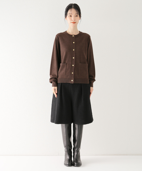 IENA（イエナ）の「CROSA クルーネックカーディガン（ニット/セーター・レディース・ベージュ/ブラウン・FREE）」の10枚目の写真