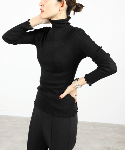 VERMEIL par iena(ヴェルメイユパーイエナ)の「【TOQUE/トック】針抜き スムス ハイネックプルオーバー(Tシャツ/カットソー・レディース・ブラック・FREE)」の16枚目の写真