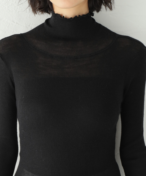 VERMEIL par iena(ヴェルメイユパーイエナ)の「【TOQUE/トック】針抜き スムス ハイネックプルオーバー(Tシャツ/カットソー・レディース・ブラック・FREE)」の3枚目の写真