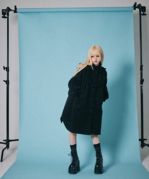 axes femme(アクシーズファム)の「ラウンドフリルコート(その他アウター・レディース・ブラック・1/0)」の3枚目の写真