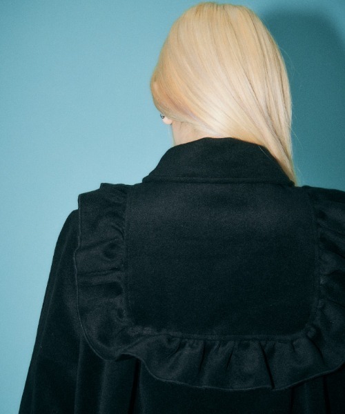 axes femme(アクシーズファム)の「ラウンドフリルコート(その他アウター・レディース・ブラック・1/0)」の7枚目の写真