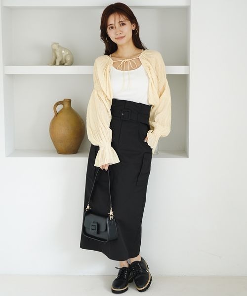 mysty woman（ミスティウーマン）の「カップツキインナーキャミ　183867（キャミソール・レディース・オフホワイト/ブラック/ライトベージュ・FREE）」の6枚目の写真