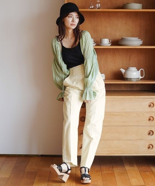 mysty woman（ミスティウーマン）の「カップツキインナーキャミ　183867（キャミソール・レディース・オフホワイト/ブラック/ライトベージュ・FREE）」の8枚目の写真