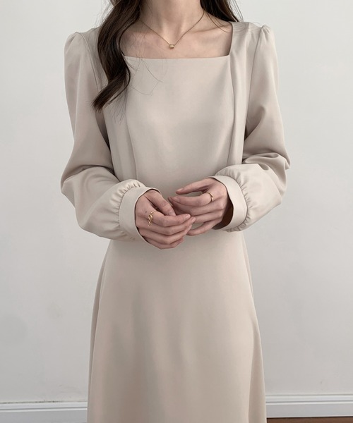 ECLIN（エクラン）の「スクエアネックAラインフレアワンピース（ワンピース・レディース・ブラック/ダークブラウン/ベージュ・M/L）」の21枚目の写真