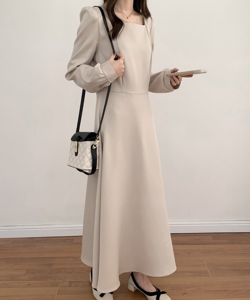 ECLIN（エクラン）の「スクエアネックAラインフレアワンピース（ワンピース・レディース・ブラック/ダークブラウン/ベージュ・M/L）」の6枚目の写真