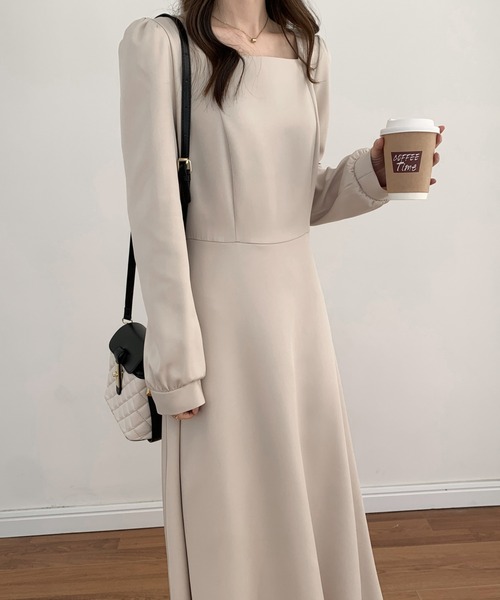 ECLIN（エクラン）の「スクエアネックAラインフレアワンピース（ワンピース・レディース・ブラック/ダークブラウン/ベージュ・M/L）」の18枚目の写真