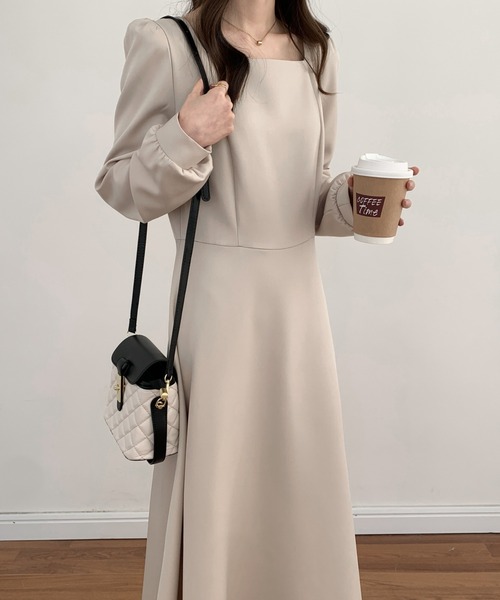 ECLIN（エクラン）の「スクエアネックAラインフレアワンピース（ワンピース・レディース・ブラック/ダークブラウン/ベージュ・M/L）」の15枚目の写真