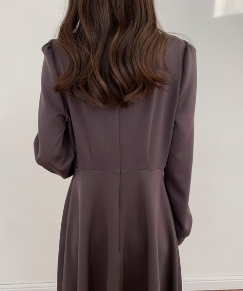 ECLIN（エクラン）の「スクエアネックAラインフレアワンピース（ワンピース・レディース・ブラック/ダークブラウン/ベージュ・M/L）」の4枚目の写真