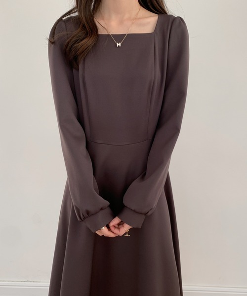 ECLIN（エクラン）の「スクエアネックAラインフレアワンピース（ワンピース・レディース・ブラック/ダークブラウン/ベージュ・M/L）」の22枚目の写真