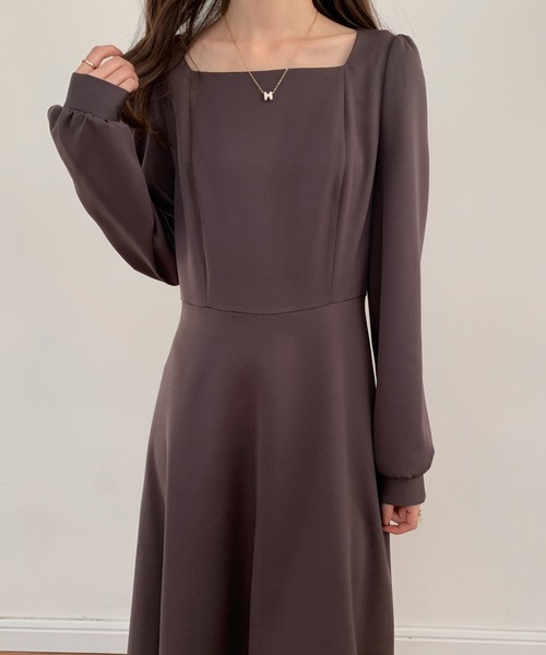 ECLIN（エクラン）の「スクエアネックAラインフレアワンピース（ワンピース・レディース・ブラック/ダークブラウン/ベージュ・M/L）」の13枚目の写真