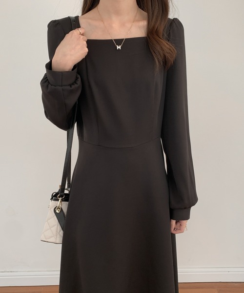 ECLIN（エクラン）の「スクエアネックAラインフレアワンピース（ワンピース・レディース・ブラック/ダークブラウン/ベージュ・M/L）」の11枚目の写真