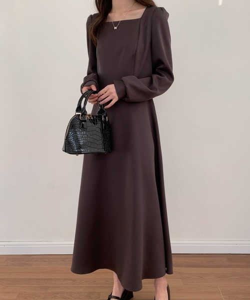 ECLIN（エクラン）の「スクエアネックAラインフレアワンピース（ワンピース・レディース・ブラック/ダークブラウン/ベージュ・M/L）」の16枚目の写真