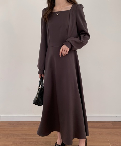 ECLIN（エクラン）の「スクエアネックAラインフレアワンピース（ワンピース・レディース・ブラック/ダークブラウン/ベージュ・M/L）」の10枚目の写真