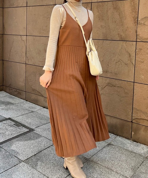 Lamoa(ラモア)の「Lamoa/プリーツ キャミワンピース(ワンピース・レディース・ブラック/ブラウン/ブルー・MEDIUM/LARGE)」の20枚目の写真