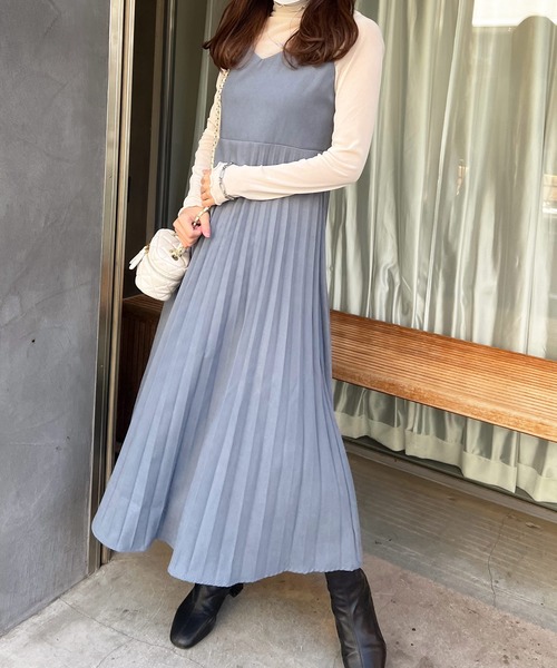 Lamoa(ラモア)の「Lamoa/プリーツ キャミワンピース(ワンピース・レディース・ブラック/ブラウン/ブルー・MEDIUM/LARGE)」の9枚目の写真