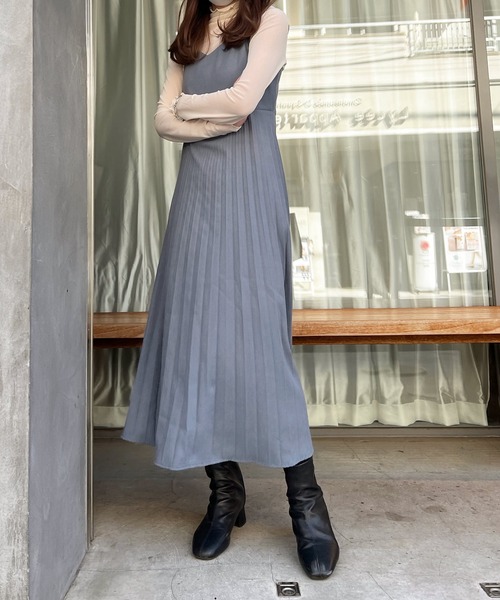 Lamoa(ラモア)の「Lamoa/プリーツ キャミワンピース(ワンピース・レディース・ブラック/ブラウン/ブルー・MEDIUM/LARGE)」の21枚目の写真