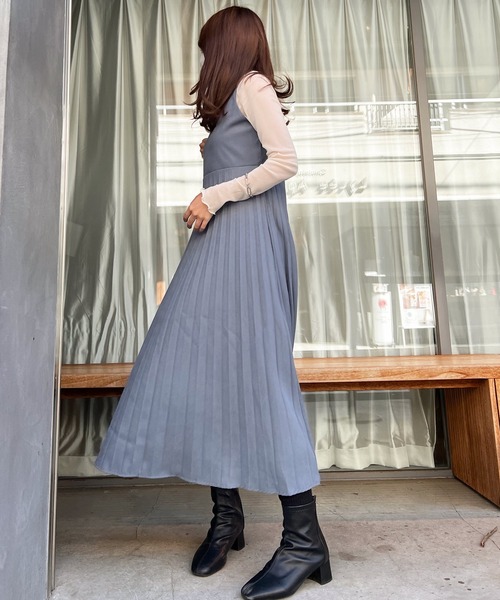 Lamoa(ラモア)の「Lamoa/プリーツ キャミワンピース(ワンピース・レディース・ブラック/ブラウン/ブルー・MEDIUM/LARGE)」の14枚目の写真