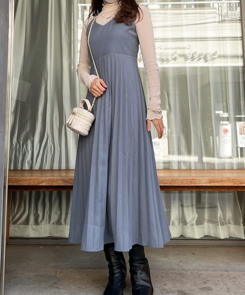 Lamoa(ラモア)の「Lamoa/プリーツ キャミワンピース(ワンピース・レディース・ブラック/ブラウン/ブルー・MEDIUM/LARGE)」の6枚目の写真