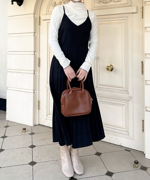 Lamoa(ラモア)の「Lamoa/プリーツ キャミワンピース(ワンピース・レディース・ブラック/ブラウン/ブルー・MEDIUM/LARGE)」の10枚目の写真