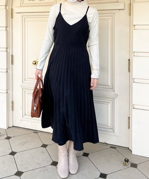 Lamoa(ラモア)の「Lamoa/プリーツ キャミワンピース(ワンピース・レディース・ブラック/ブラウン/ブルー・MEDIUM/LARGE)」の15枚目の写真