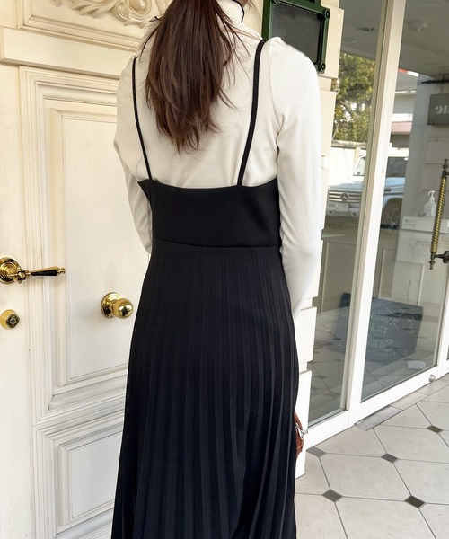 Lamoa(ラモア)の「Lamoa/プリーツ キャミワンピース(ワンピース・レディース・ブラック/ブラウン/ブルー・MEDIUM/LARGE)」の19枚目の写真