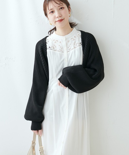 natural couture（ナチュラルクチュール）の「ショートボレロカーディガン（カーディガン/ボレロ・レディース・ライトベージュ/ベージュ/ブラック・FREE）」の6枚目の写真