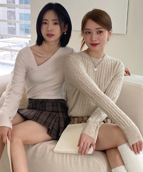 by muni:r（バイ ムニール）の「ベーシックラウンドケーブルニット（ニット/セーター・レディース・ピンク/クリーム/ミント/ライトパープル/グレー/ブラウン・FREE）」の5枚目の写真